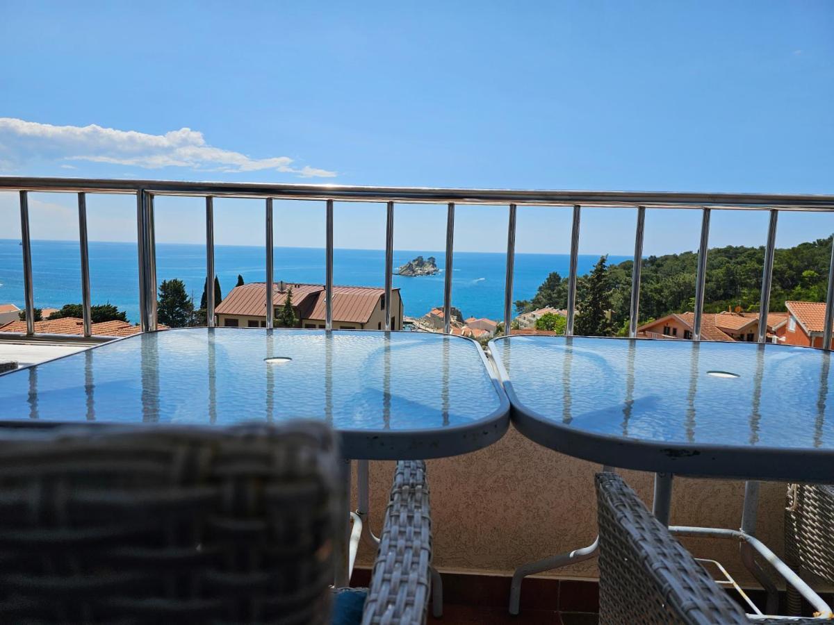 Medin Apartments Bluvista Petrovac Ngoại thất bức ảnh