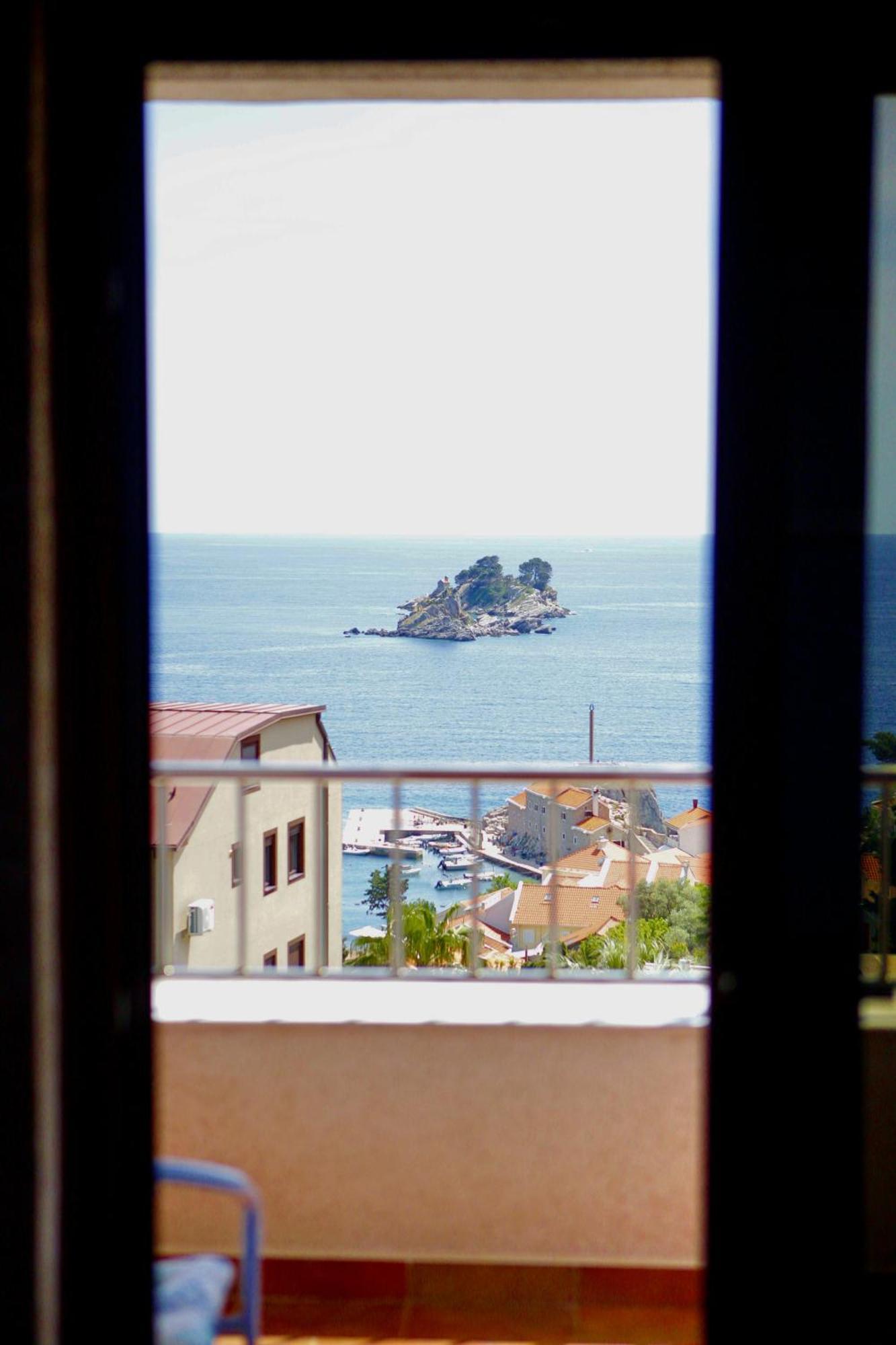 Medin Apartments Bluvista Petrovac Ngoại thất bức ảnh