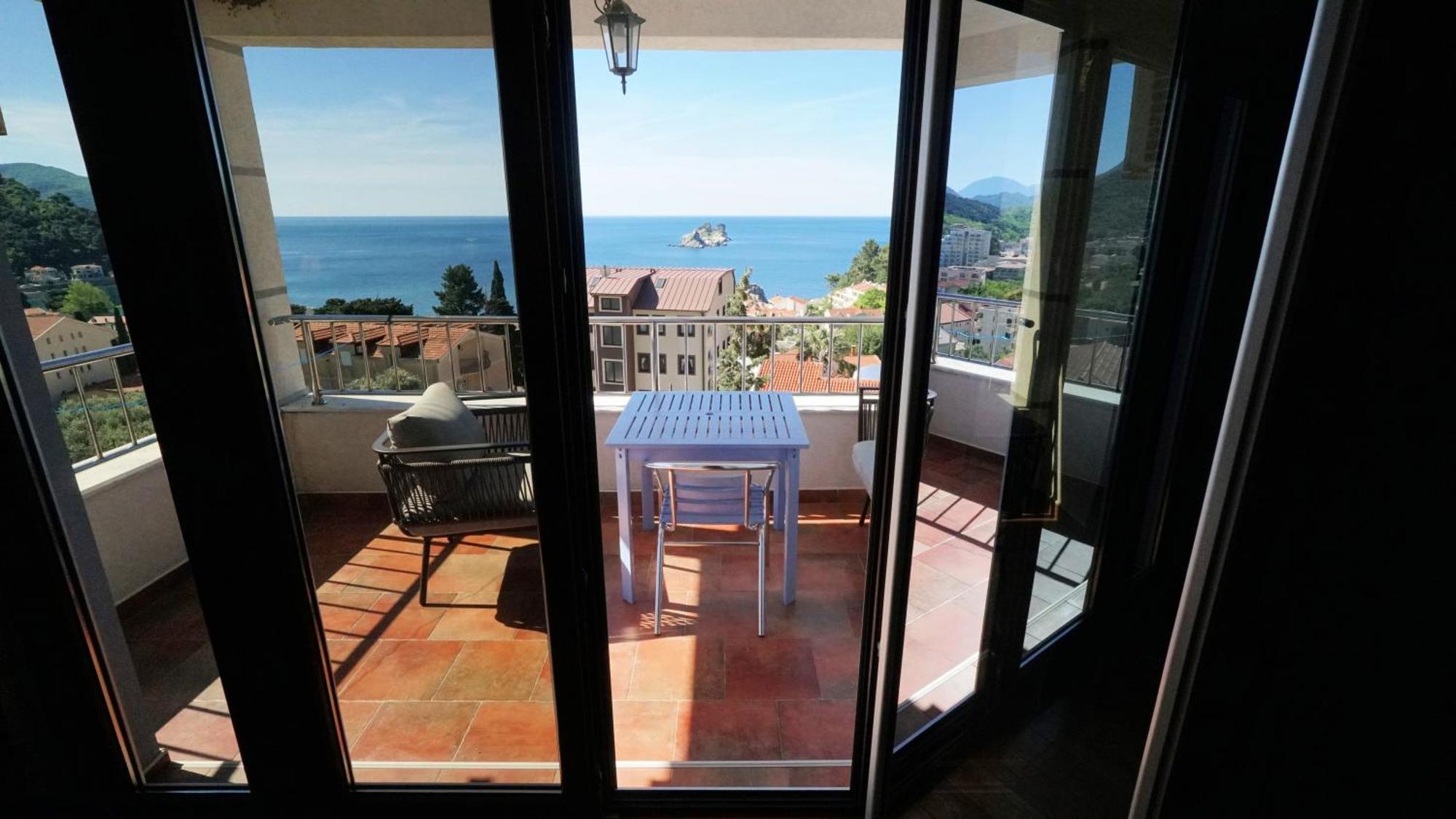 Medin Apartments Bluvista Petrovac Ngoại thất bức ảnh