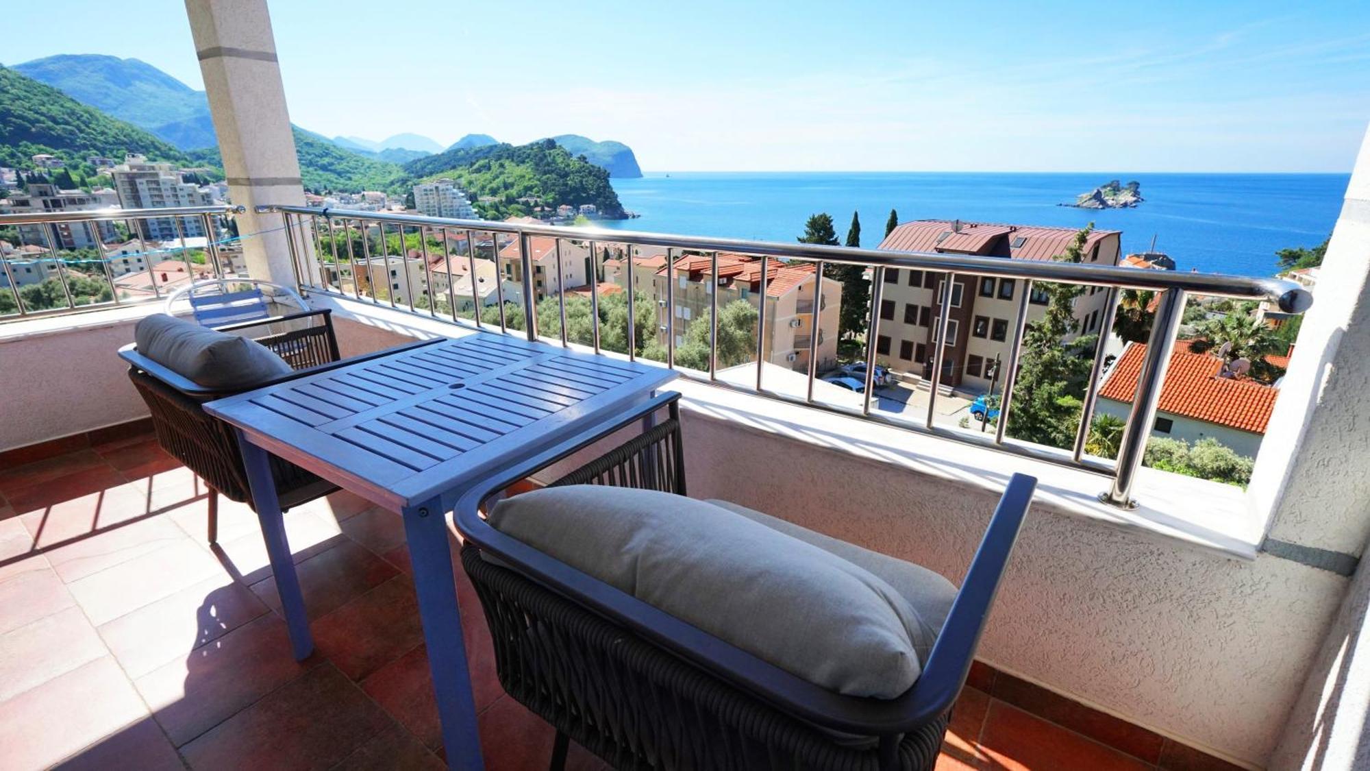 Medin Apartments Bluvista Petrovac Ngoại thất bức ảnh