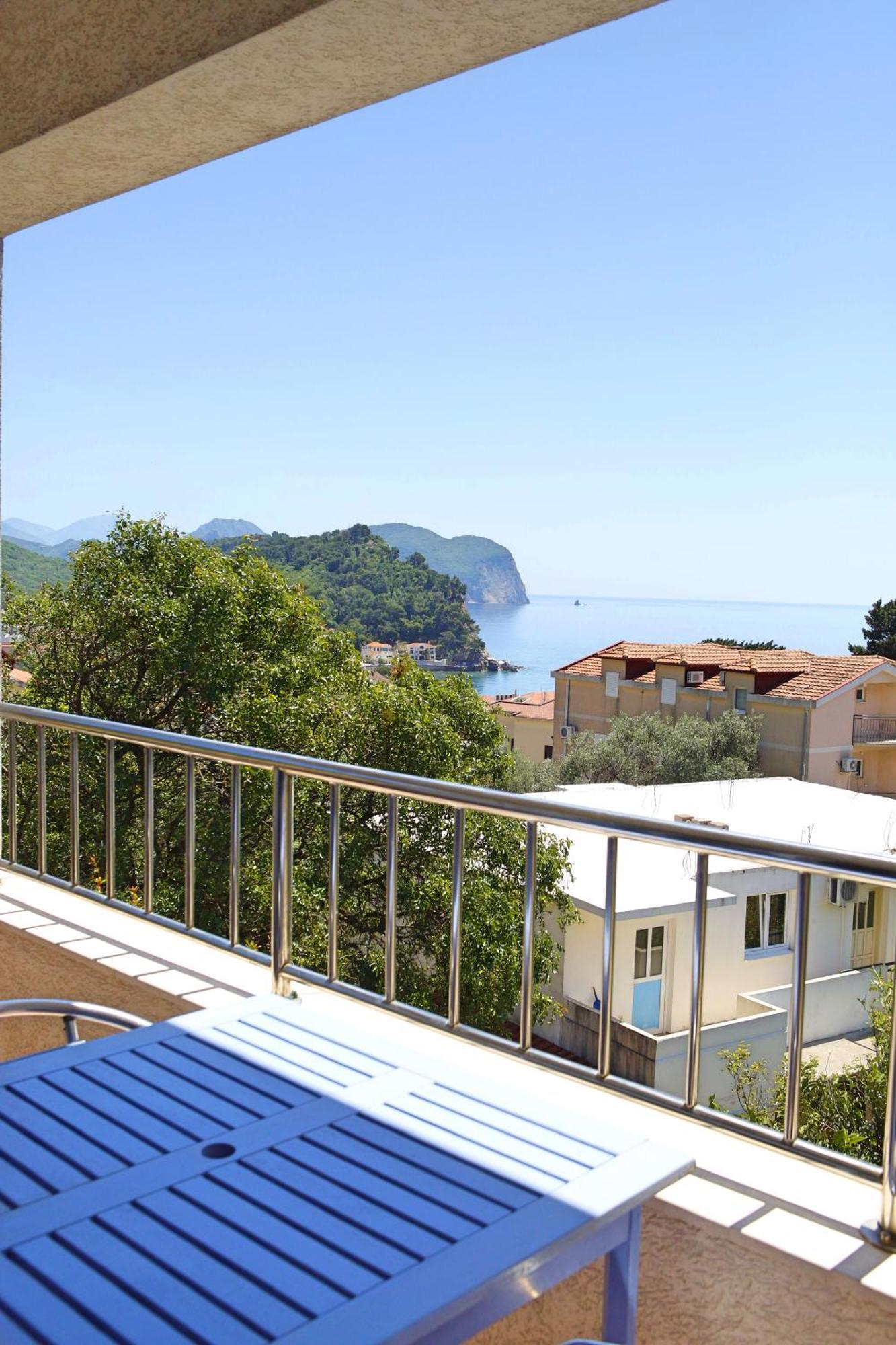 Medin Apartments Bluvista Petrovac Ngoại thất bức ảnh